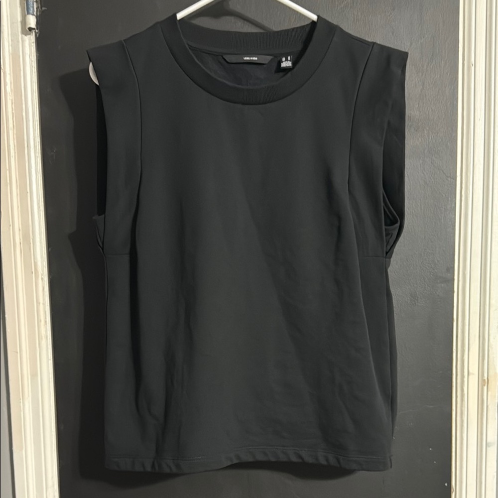 Vero Moda Eva Short Sleeve Muscle Top Size: M Length: 23”